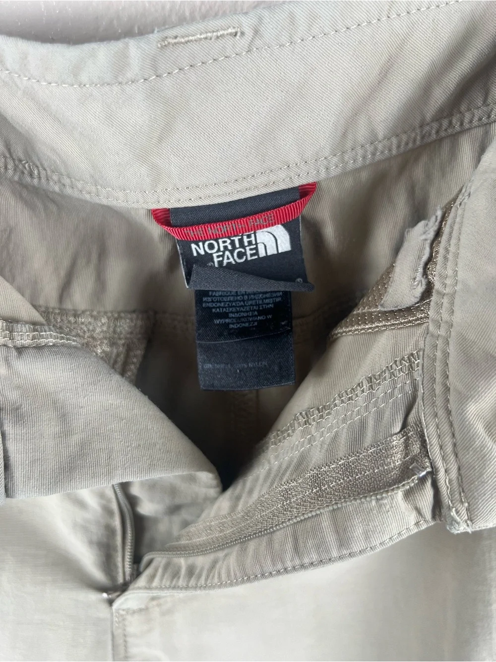 The North Face Men’s Khaki Cargo Hiking Shorts Size 30